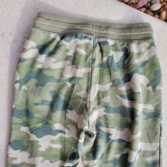 Old Navy Women's Green Camo Joggers Size Small Tall - Picture 14 of 15